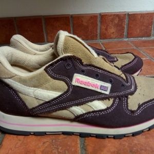 Girl Reebok Classic pink and brown 4